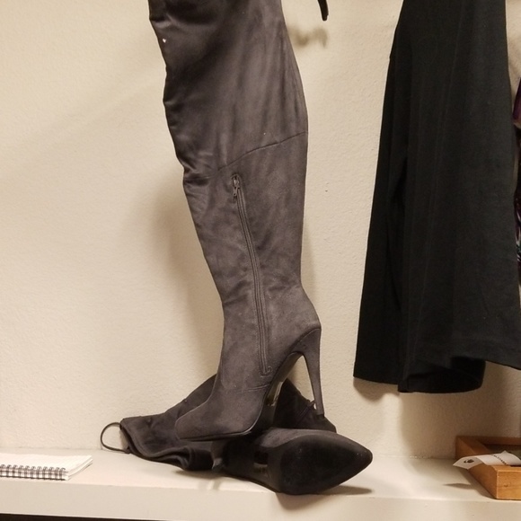 Boots - Picture 3 of 4